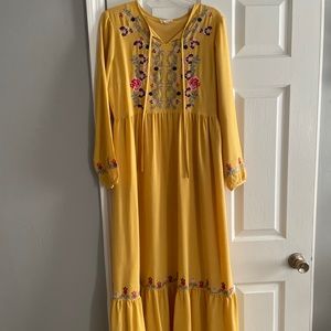 Maxi dress size small